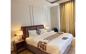 Hotel Royal Palm Inn